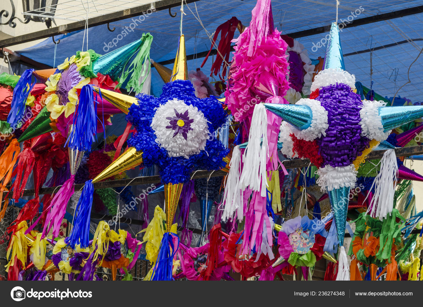Traditional Colorful Pinatas Star Shape Mexico Important Part Parties  Celebrations — Stock Photo © auroraangeles #236274348