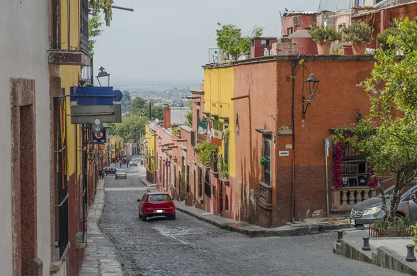 San Miguel De Allende, Guanajuato, Meksika - 25 Aralık 2018: San Miguel de Allende, Guanajuato, Meksika üzerinde 25 Aralık 2018 Street view. Tarihi şehir San Miguel de Allende UNESCO Dünya Miras Listesi 2008 yılından bu yana olduğunu..