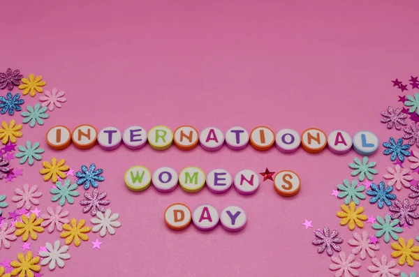 Dia Internacional Mulher Feita Partir Letras Coloridas Pequenas Flores Coloridas — Fotografia de Stock