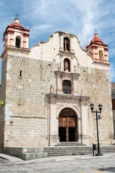 瓦哈卡 瓦哈卡 瓦哈卡 墨西哥 2019年6月23日 在墨西哥瓦哈卡阳光明媚的日子 德克里斯托教堂的门面 — 图库照片