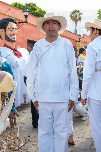 Oaxaca Oaxaca Meksyk Lipca 2019 Człowiek Ubrany Tradycyjne Ubrania Podczas — Zdjęcie stockowe