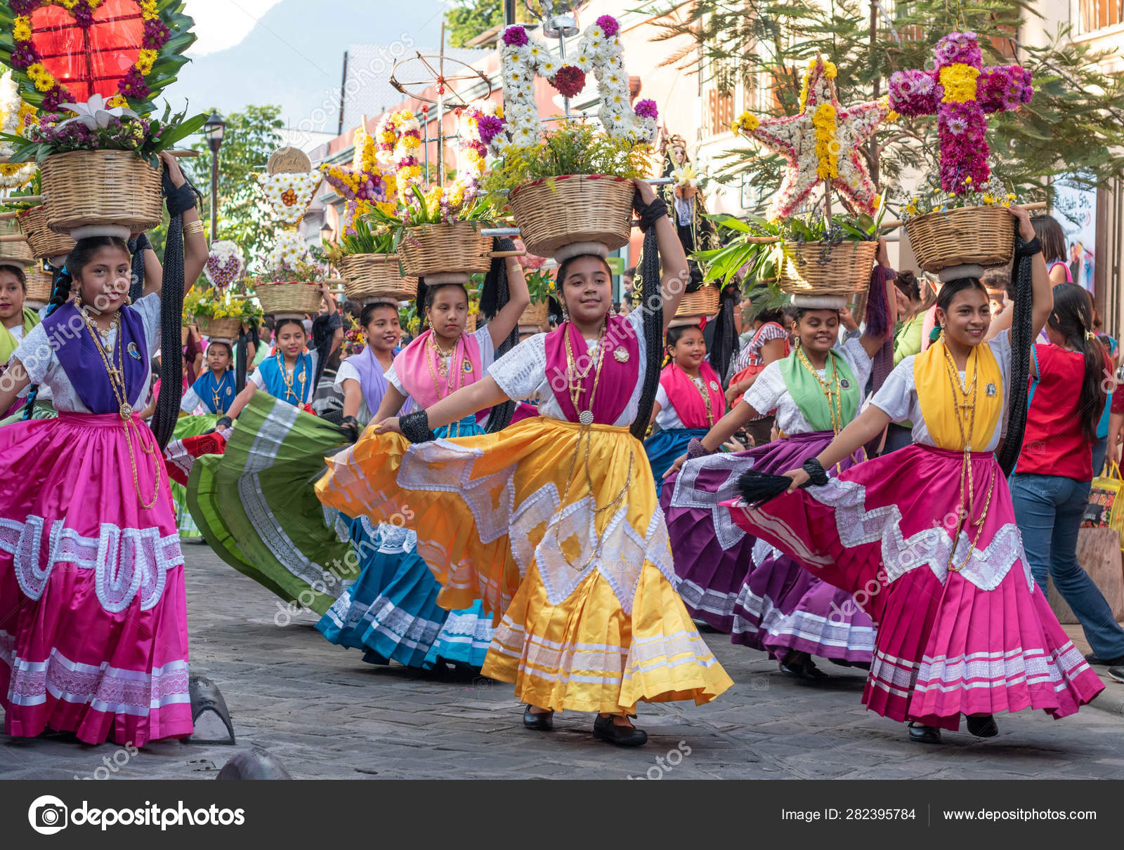 Guelaguetza Ropa Regional De Oaxaca Guelaguetza Traje Tipico De