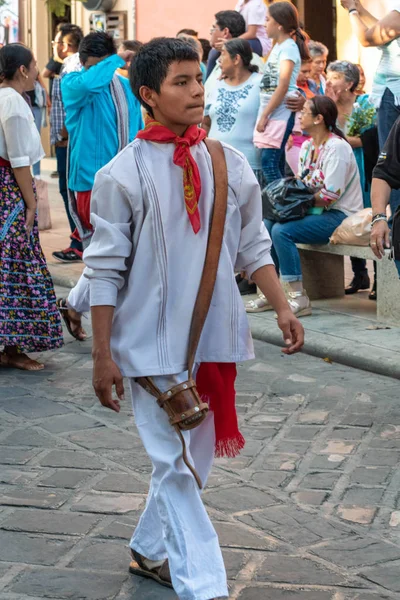 Oaxaca Oaxaca Meksyk Lipca 2019 Młody Człowiek Ubrany Tradycyjne Ubrania — Zdjęcie stockowe