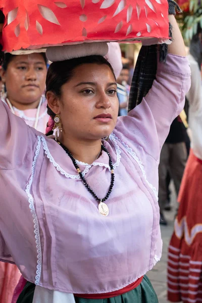 Oaxaca Oaxaca Mexico Июля 2019 Молодая Женщина Одетая Традиционную Одежду — стоковое фото