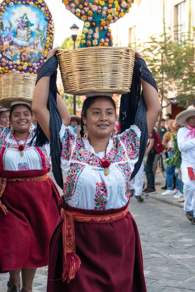 Oaxaca Oaxaca Mexico Julio 2019 Mujer Joven Vestida Con Ropa — Foto de Stock