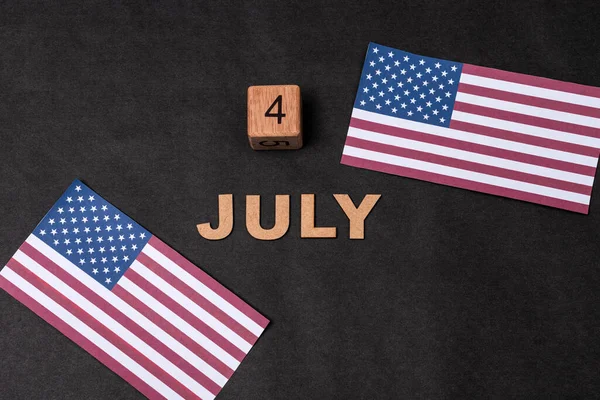 7月4日美国国旗的黑色背景 独立日装饰 — 图库照片