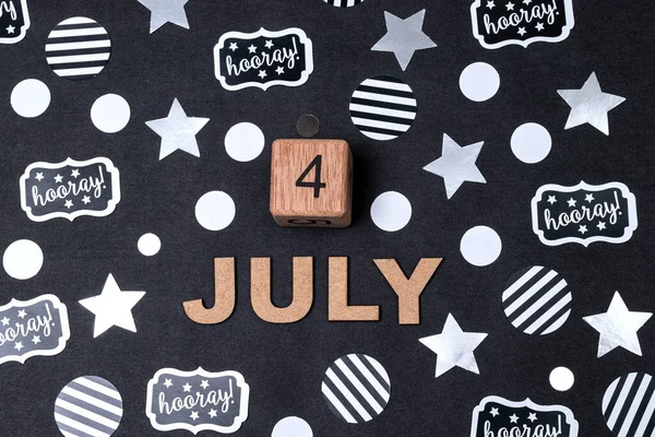 7月4日黑色背景上的星星 圆圈和标志 独立日装饰 — 图库照片