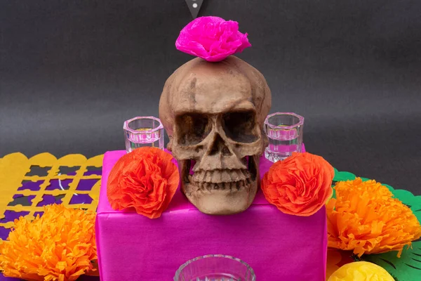 Dia Mexicano Altar Morto Com Pão Tradicional Flores Coloridas Banner — Fotografia de Stock