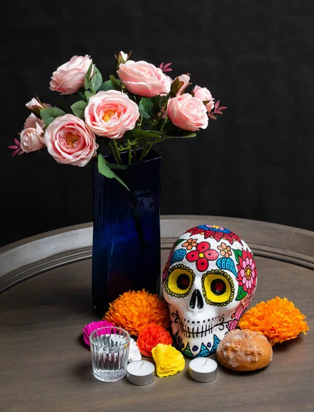 Altar Para Dia Dos Mortos Crânio Pintado Mão Pão Flores — Fotografia de Stock