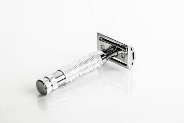 Erkekler için metal tıraş makinesi