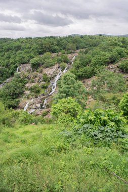 dağ, vadi ve şelale peyzaj