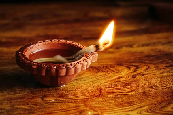 Lámpara Del Festival Diwali Sobre Fondo Madera — Foto de Stock