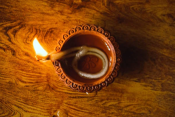 Lámpara Del Festival Diwali Sobre Fondo Madera — Foto de Stock