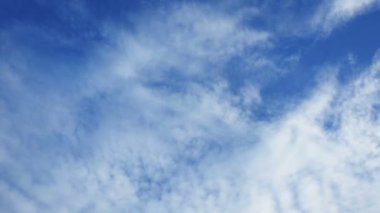 Güzel dramatik gökyüzünün zamanı