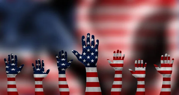 Národní Vlajka Spojených Států Amerických Rukou Lidí Koncepce Rovných Lidských — Stock fotografie