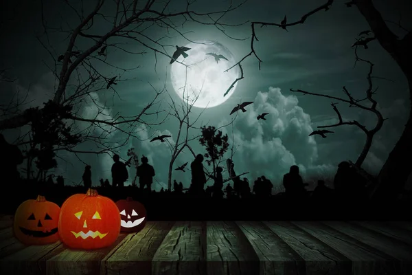 Abóboras Halloween Floresta Escura Assustadora Árvores Mortas Com Lua Azul — Fotografia de Stock