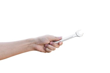 Kırpma yolu olan beyaz bir arkaplanda izole edilmiş bir anahtarı tutan el..