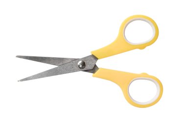 Beyaz arka planda izole edilmiş sarı plastik saplı makas. Kırpma yolu ile nesne.