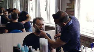Kesim saç Kuaför Salonu süre telefonda konuşmak müşteri