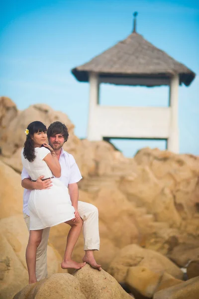 Casal Noiva Noivo Bonito Dia Casamento Livre Nas Falésias Das — Fotografia de Stock