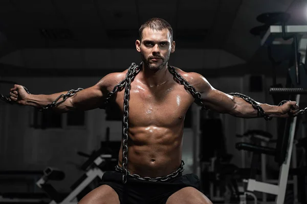 Musculoso Esclavo Cadenas Gimnasio Prisionero Hombre Desgarrado Libertad — Foto de Stock