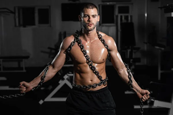 Musculoso Esclavo Cadenas Gimnasio Prisionero Hombre Desgarrado Libertad — Foto de Stock