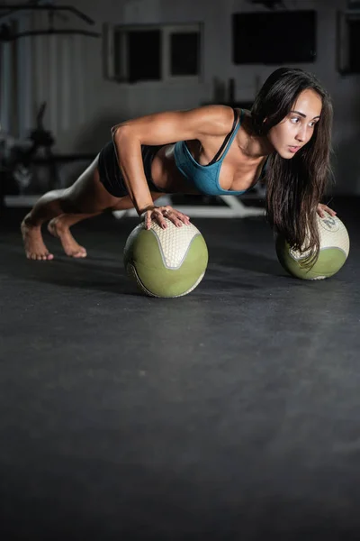 Fitness Girl Does Push Ups Balls Workout Lifestyle Concept — Stock Photo, Image