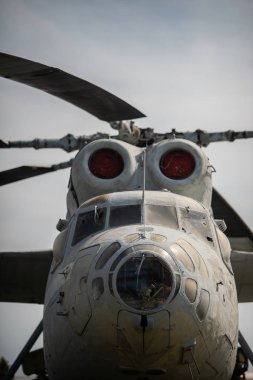 Helikopter parçası. Yaz ulaşım arka plan. Müze askeri teçhizat