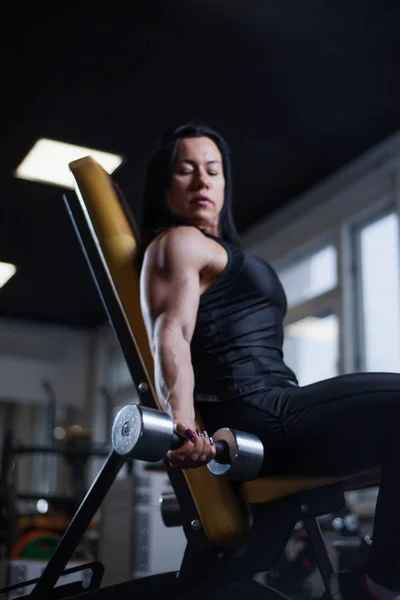 Athletic Fitness Girl Trains Biceps Dumbbells Gym — Stock Photo, Image