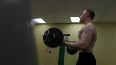 Spor salonu egzersiz pazı Fitness halter at Barbell adam