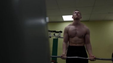 Spor salonu egzersiz pazı Fitness halter at Barbell adam