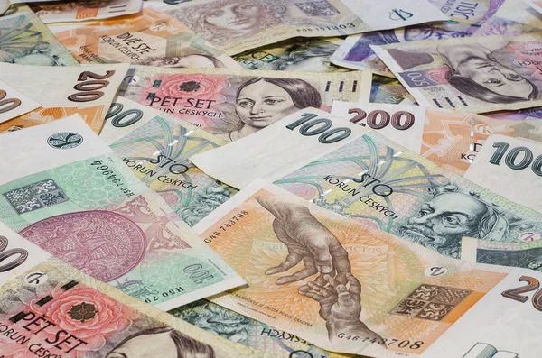 Çek farklı mezheplerin düzensizce yayılmış taçlar