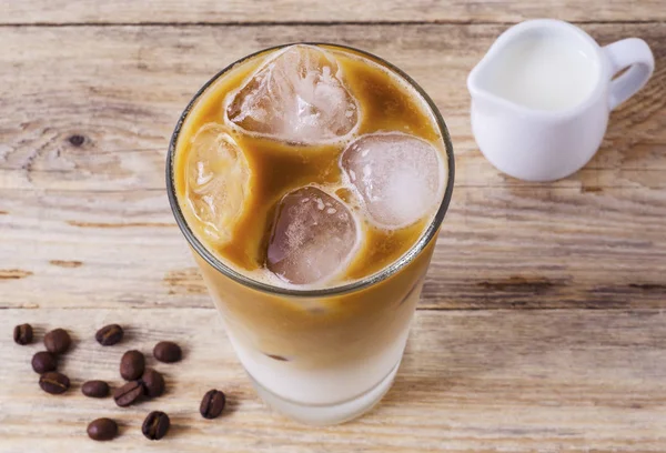 Latte Hielo Sobre Fondo Madera — Foto de Stock