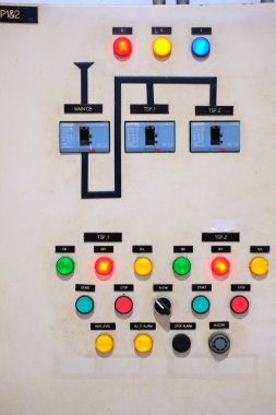 Modern bir binanın içinde.