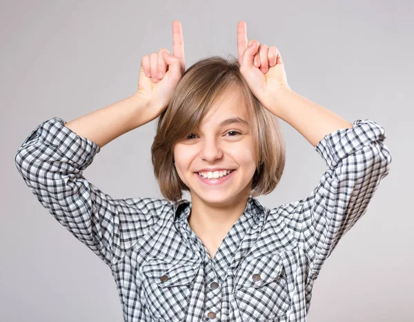 Porträt eines kleinen Mädchens — Stockfoto