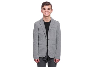 Takım elbiseli genç çocuk