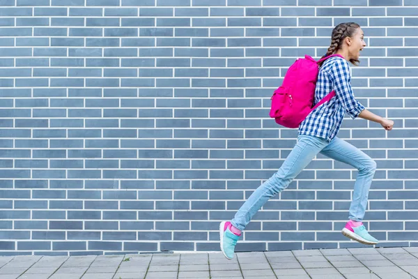 Teenie-Mädchen zurück zur Schule — Stockfoto