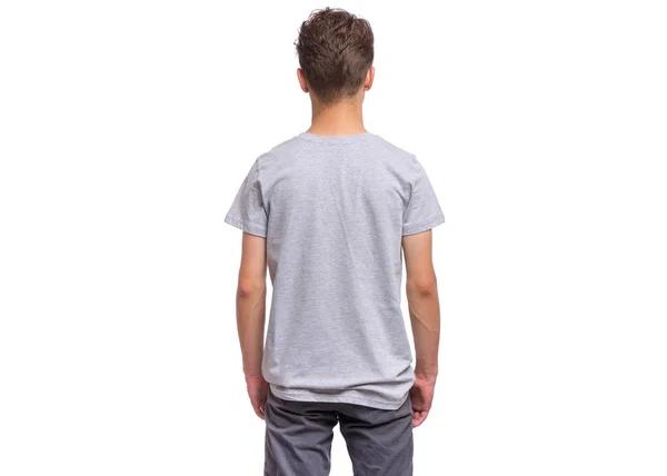 Teen boy w szarym t-shirt — Zdjęcie stockowe