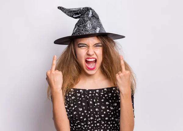魔女黒い帽子の十代の少女 — ストック写真