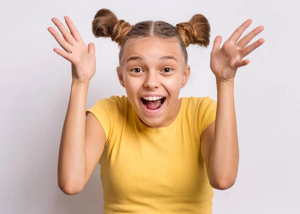 Teen girl portrait in studio — Stock Photo, Image