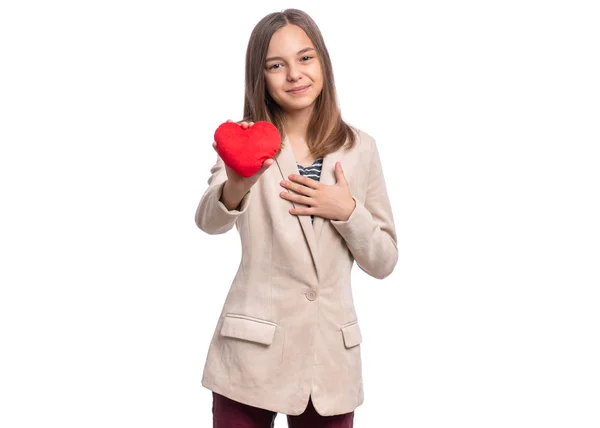 Menina adolescente com coração vermelho — Fotografia de Stock