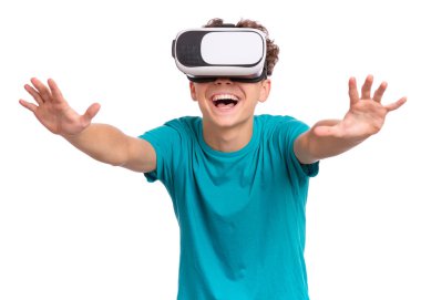 Vr gözlüklü genç çocuk