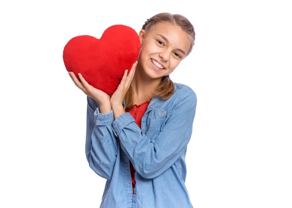 Chica adolescente con corazón rojo — Foto de Stock