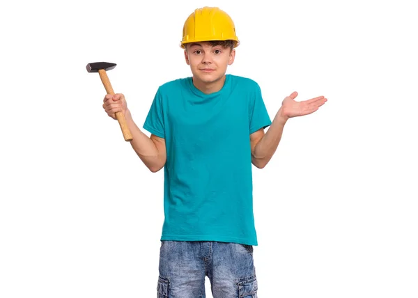 Adolescente chico con amarillo duro sombrero — Foto de Stock