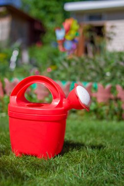 redwatering olabilir. Bahçe veya kavramı dikim. Bahçede çalışan.