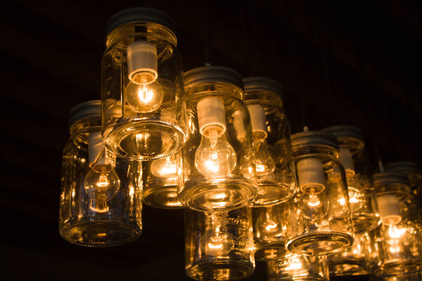 концепция украшения интерьера - Роскошные красивые ретро edison свет лампы декор
