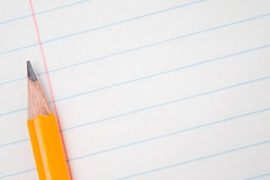 Okul, eğitim kavramı - için turuncu kalem kadar yakın ve kompozisyon kitap eğitim yeni akademik yıl için arka plan üzerinde başlamak ya da dönem başlangıç çalışma. Mock-up kopya alanı