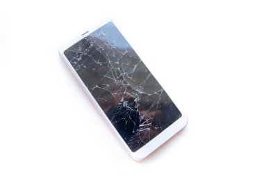 Beyaz üzerinde yalıtılmış kırık cam ekran ile mobil smartphone. metin için boşaltmak. Servis, onarım ve teknoloji konsepti.