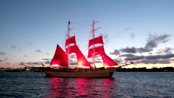 Sailfish Scarlet Sails Show Rio Neva Festival Noite Branca Navio — Vídeo de Stock