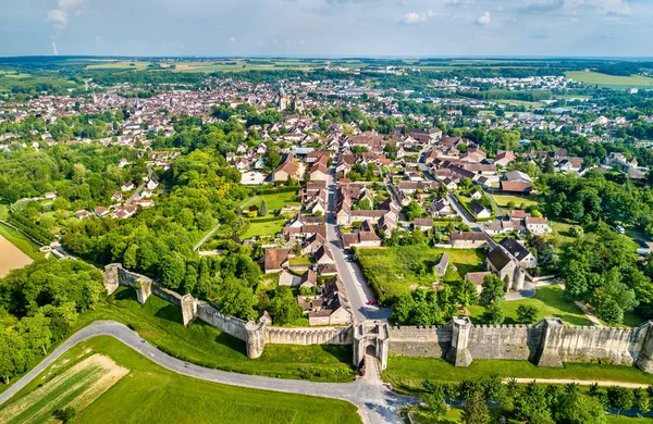 Provins 的鸟瞰图, 中世纪集市的一个小镇和在法国的联合国教科文组织世界遗产遗址 — 图库照片